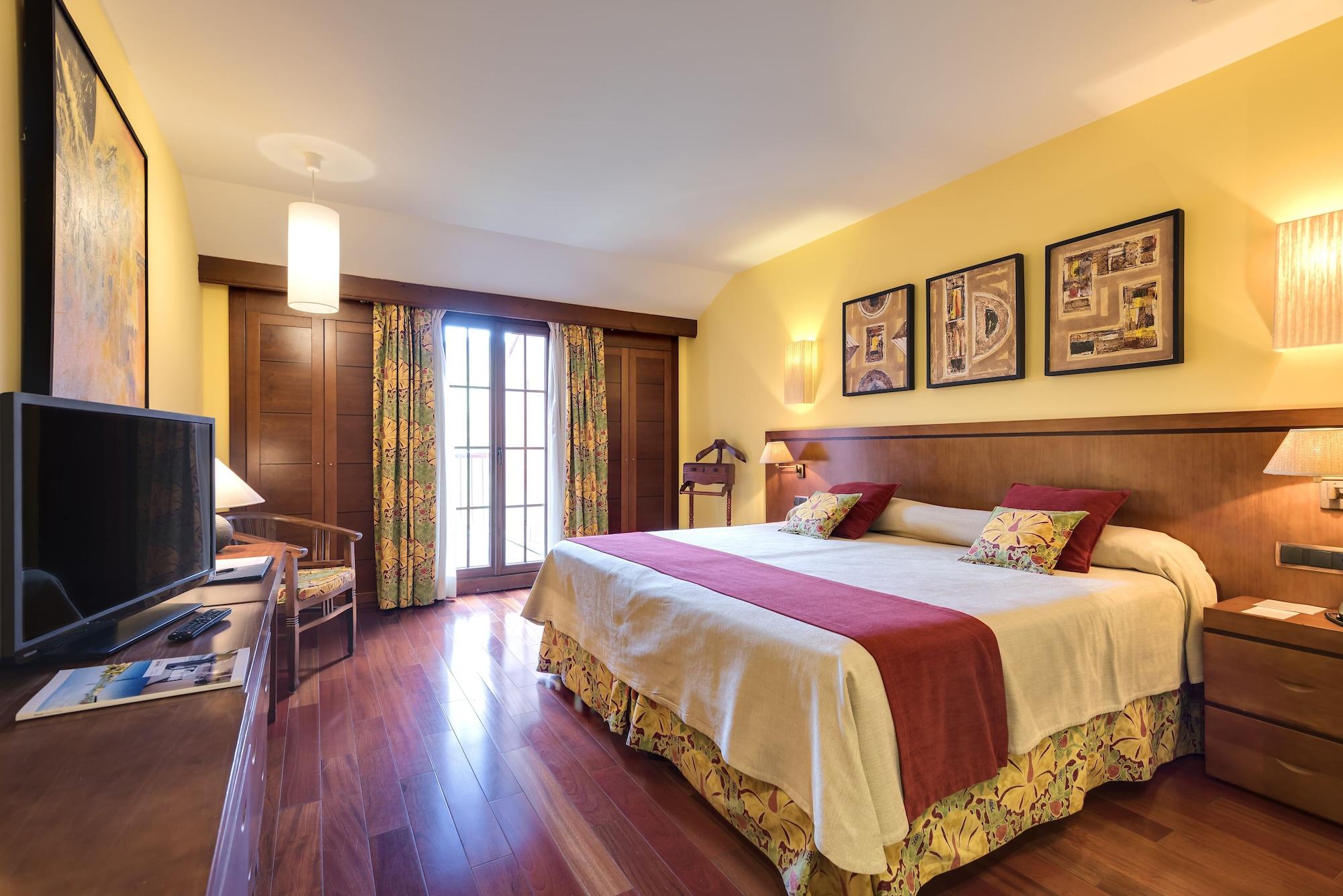 Hotel & Spa Monasterio De Boltaña Exterior foto A room at the Hotel El Prado