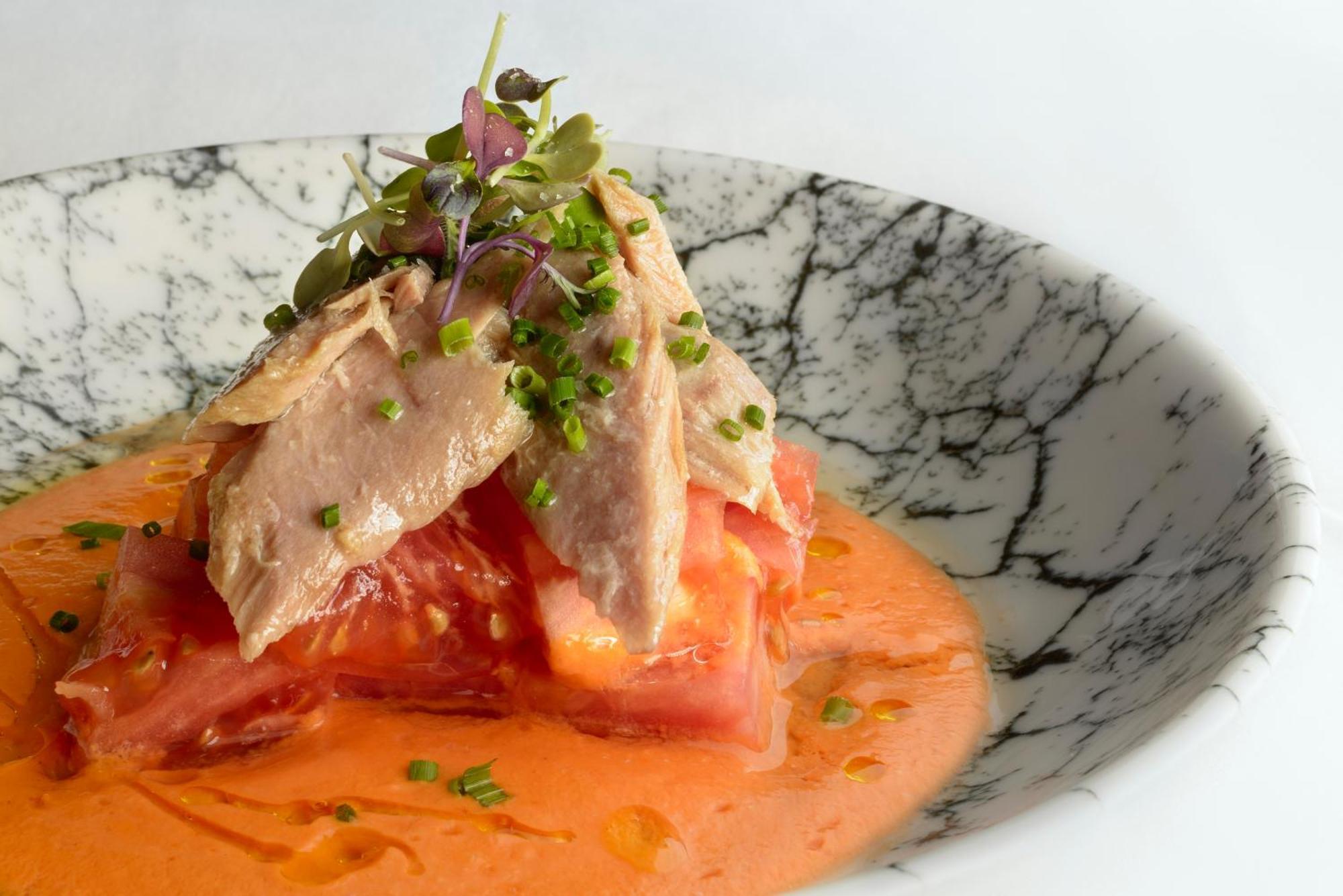 Hotel & Spa Monasterio De Boltaña Exterior foto Tuna and tomato salad