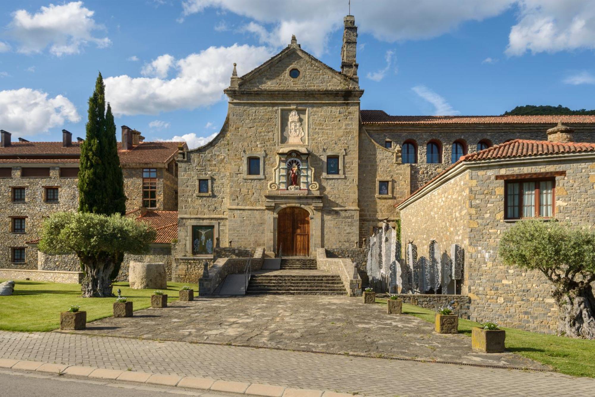 Hotel & Spa Monasterio De Boltaña Exterior foto The monastery of San Salvador de Valcavado