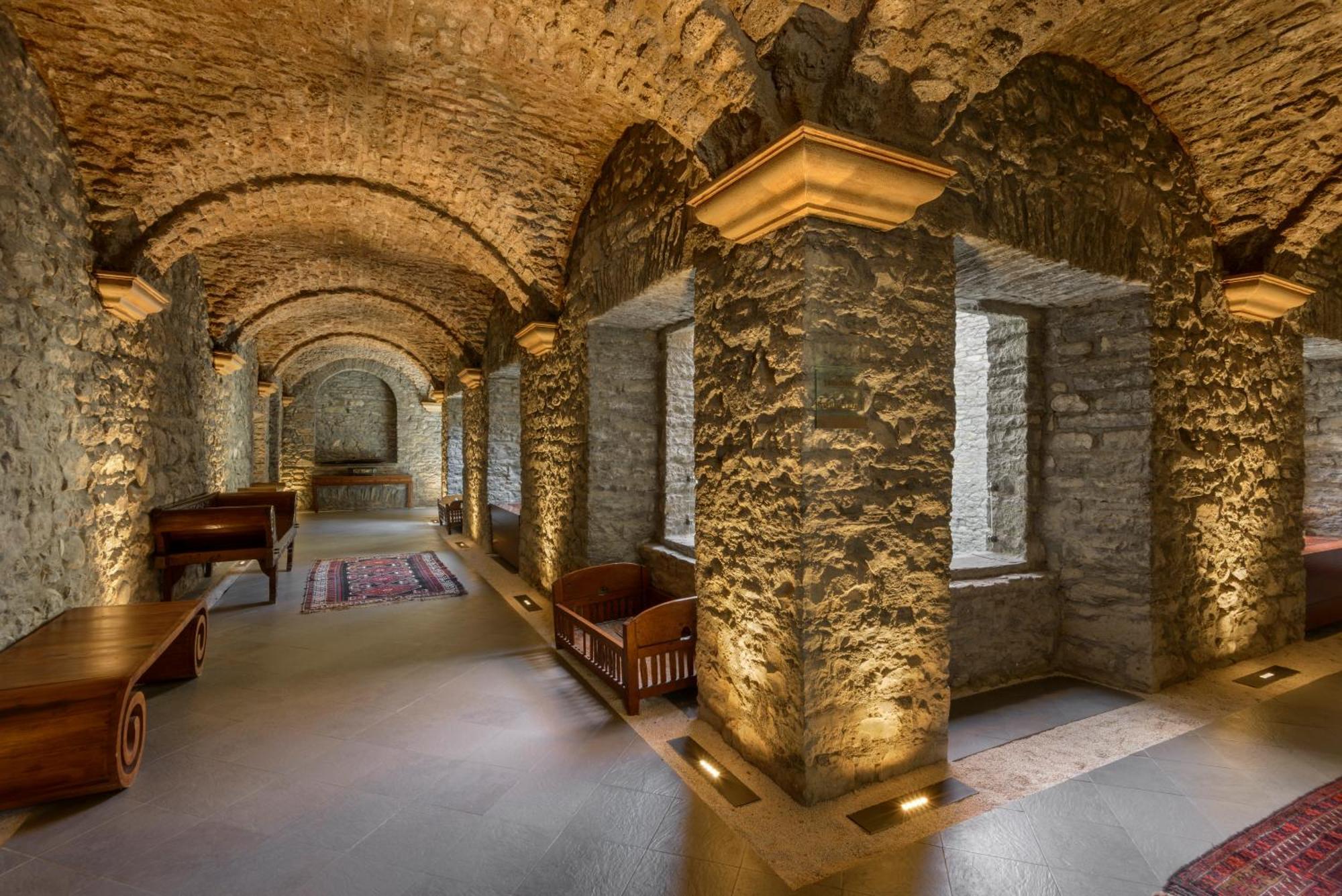 Hotel & Spa Monasterio De Boltaña Exterior foto The crypt