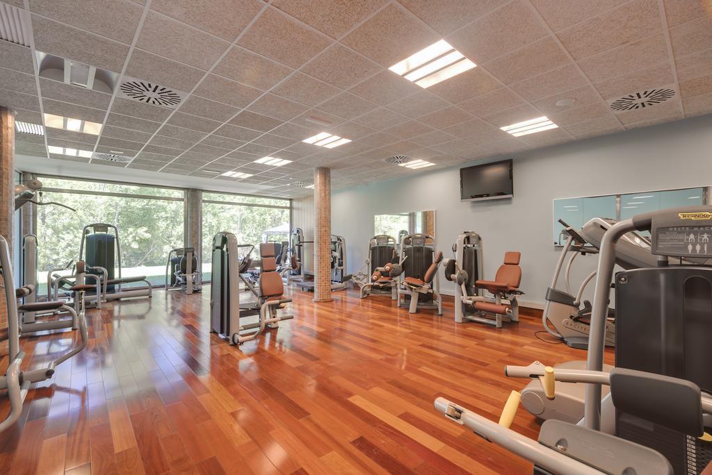 Hotel & Spa Monasterio De Boltaña Exterior foto The gym at the hotel